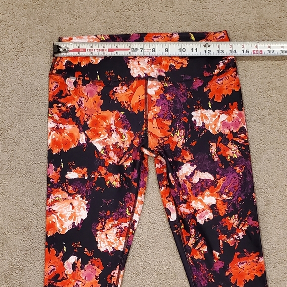 NWT Fabletics Floral Salar Legging Mid Rise Moisture Wicking Workout Size S - Picture 10 of 11